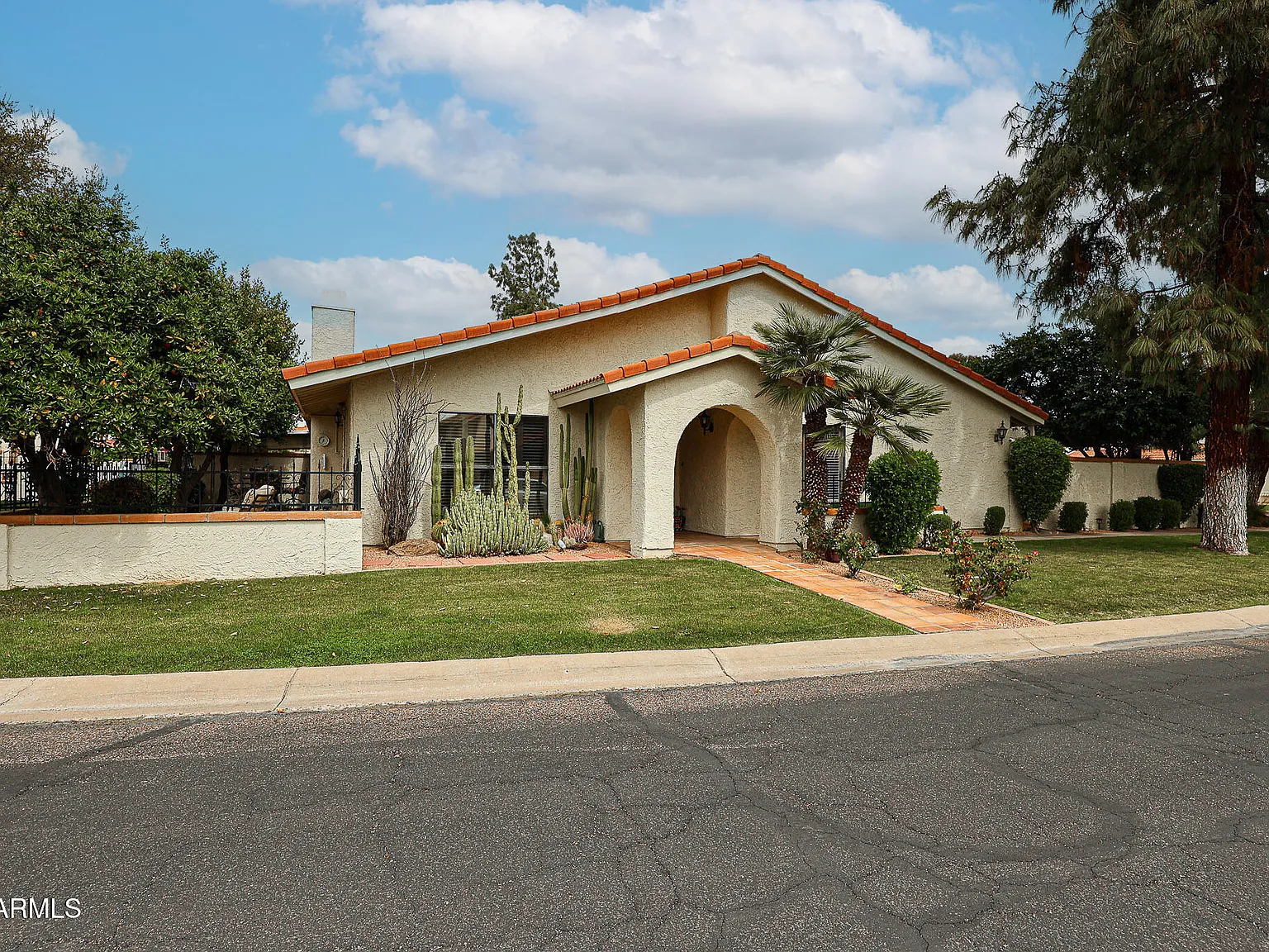 3 bed, 2.0 bath, 1618 sqft, $2,700 — Photo 1