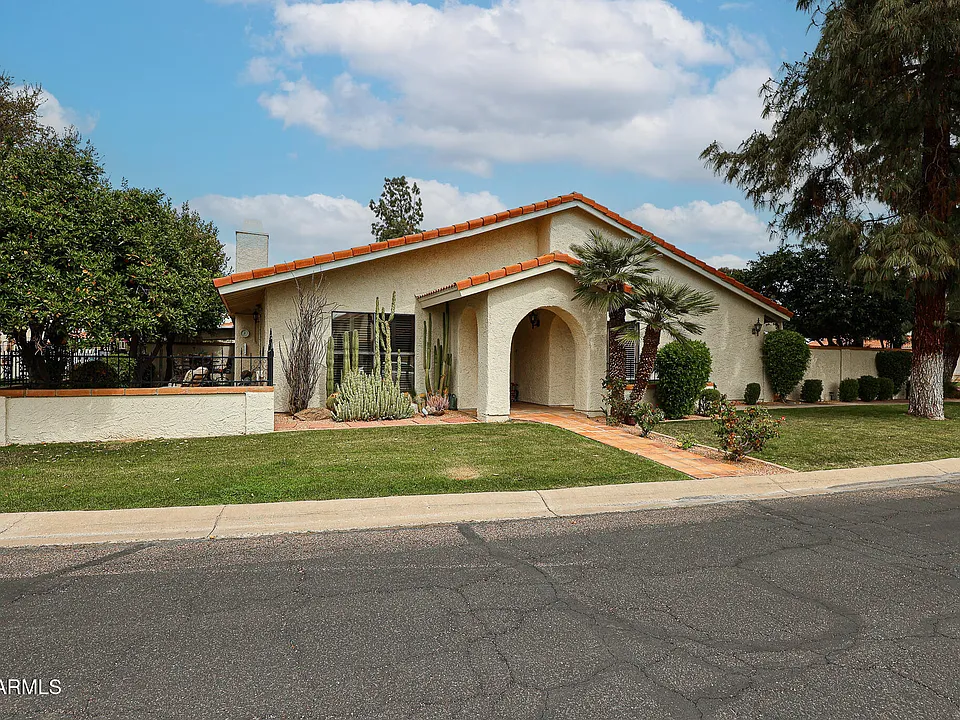 7720 N Pinesview Dr