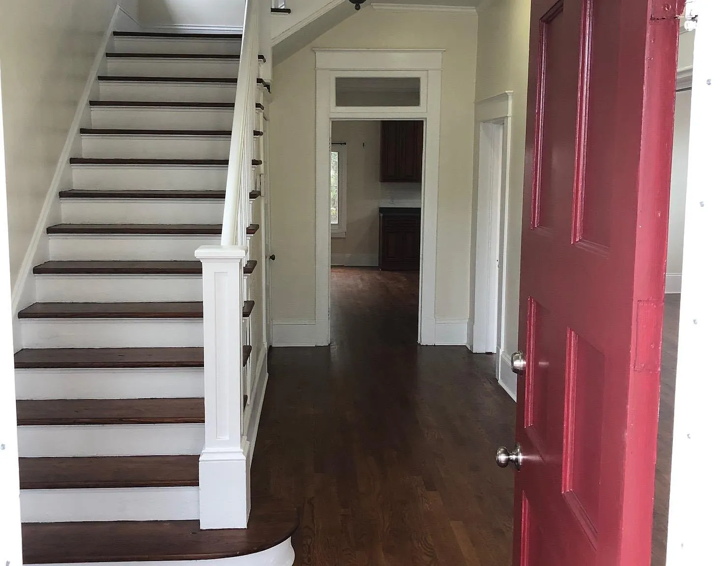 4 bed, 2.5 bath, 2140 sqft, $2,800 — Photo 2