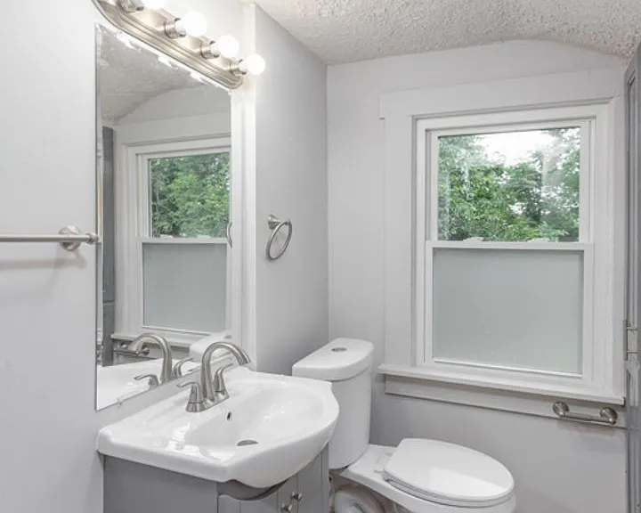 344 Fenton Ave NE — Photo 9