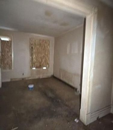 4th image of 427 6th Ave