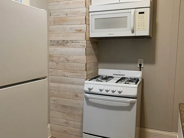 16416 Arcade Ave — Photo 2