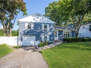 71 Shirley Ln, White Plains, NY 10607