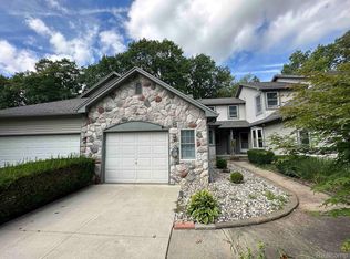 2288 Golden Pond, Fenton, MI 48430