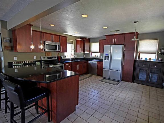 2nd image of 865 Hobbs Hwy S