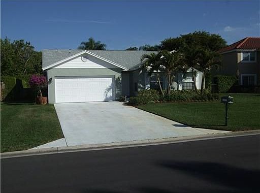 3rd image of 9966 Holly Hill Dr