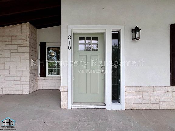 3rd image of 810 Elizabeth Rd