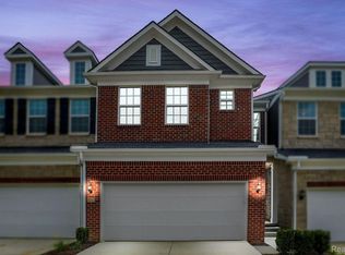 4122 Nottingham Cir, Clarkston, MI 48346