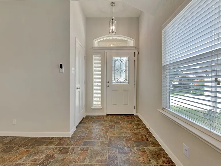 116 Encina Cv — Photo 4