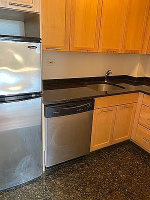 5th image of 435 E 79th St APT 9v