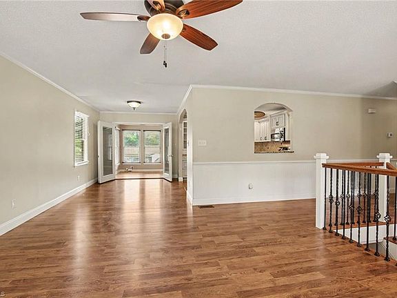 5th image of 535 Laura Dr