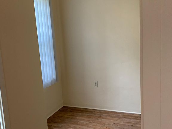 5th image of 3921 Ocean View Blvd #1/2