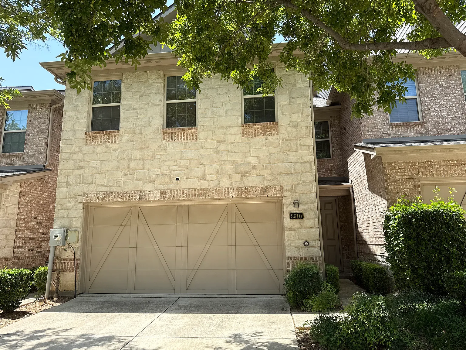3 bed, 2.5 bath, 1951 sqft, $2,695 — Photo 1