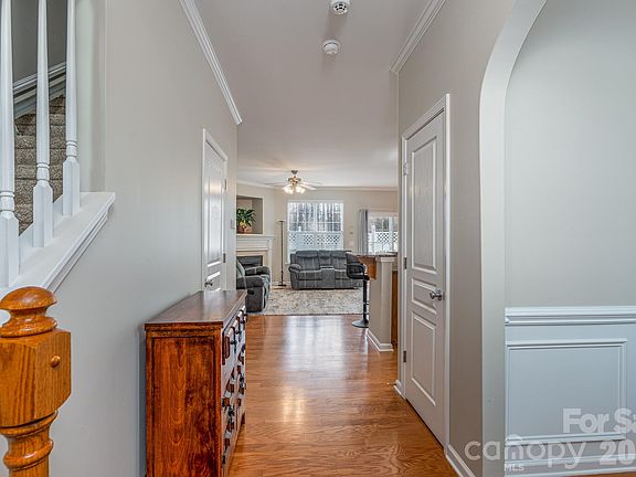 2nd image of 916 Coffee Tree Ln