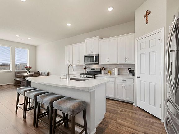 4th image of 3909 Sterling Springs Ln