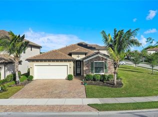 9386 Foxglove Ln, Naples, FL 34120