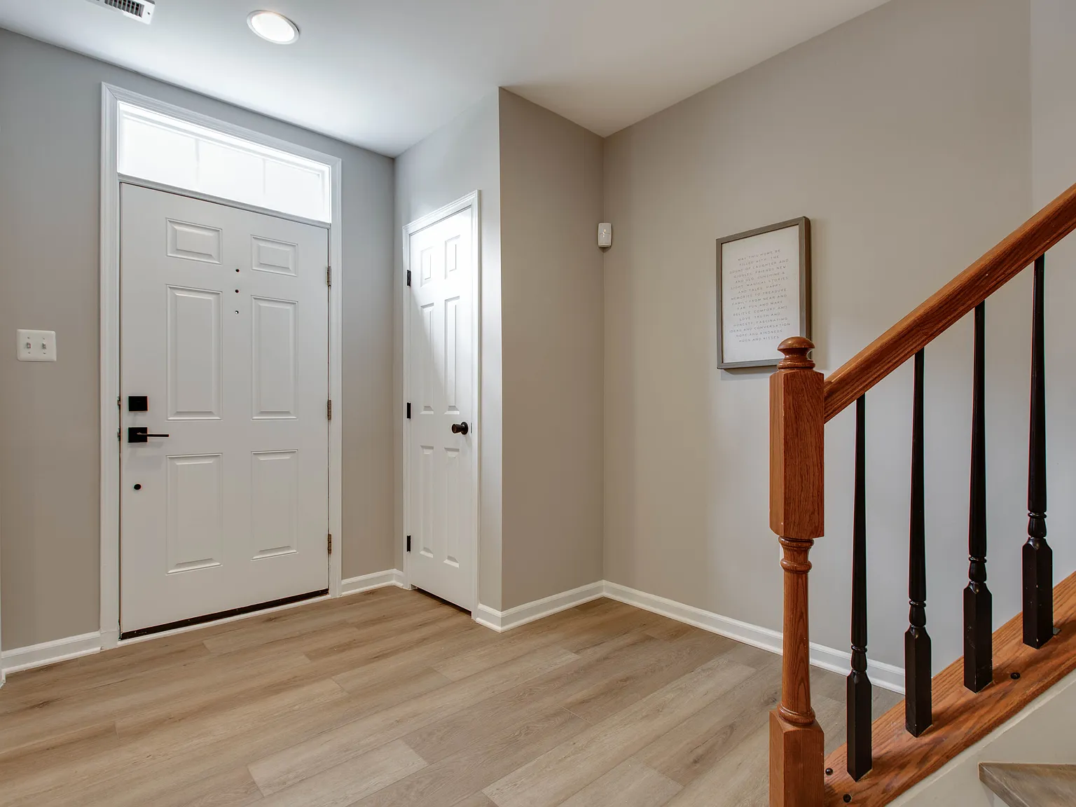 3 bed, 2094 sqft, $3,200 — Photo 3