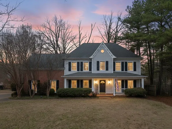 8678 Wood Mills Dr W, Cordova, TN 38016