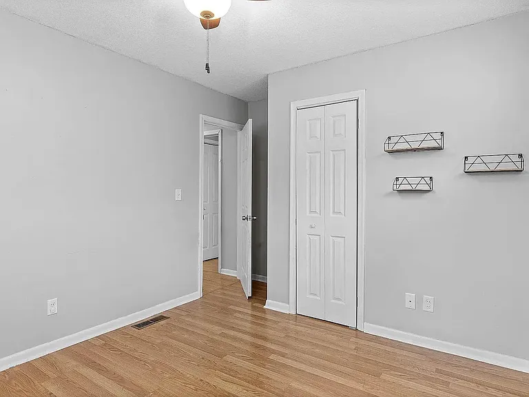 1323 Easy Ln — Photo 10