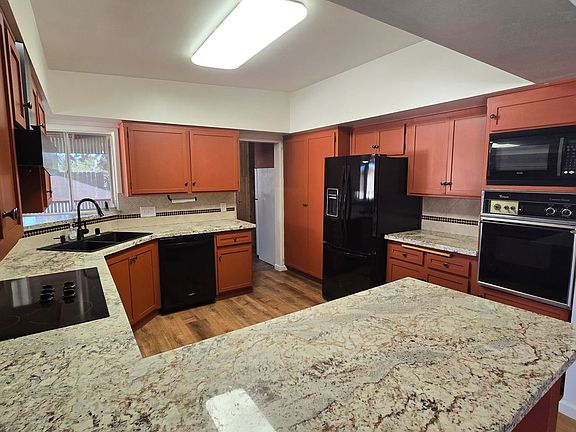 5th image of 57660 Warren Way
