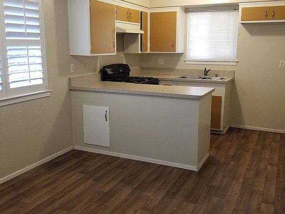 3rd image of 6032 Bourbon Dr