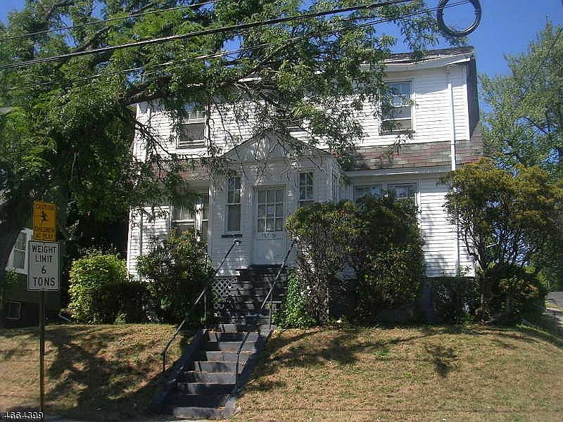 1st image of 187 89 Lincoln Pl