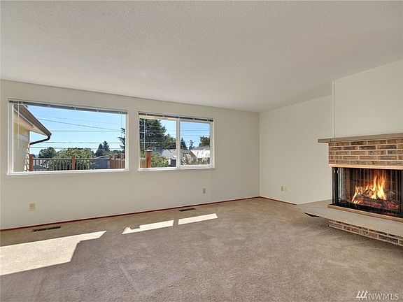 4th image of 5009 N Lexington St