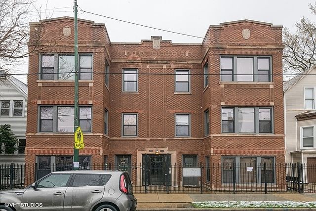 1st image of 2623 N California Ave #3