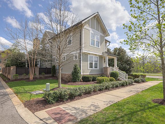 2nd image of 504 Lockwood Ln