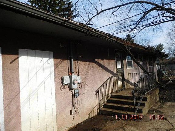 5th image of 3545 Bolton Ave