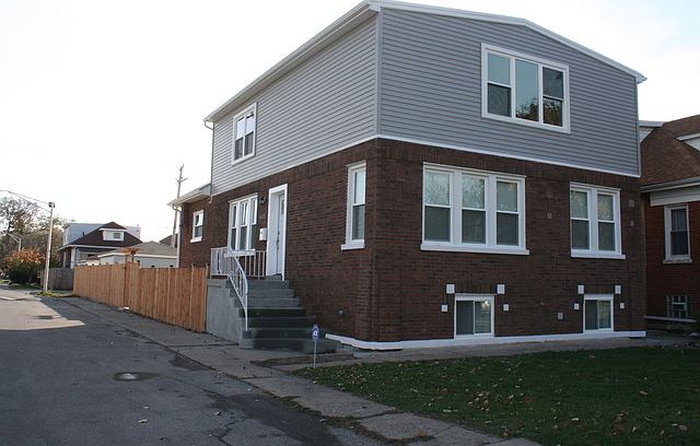 1st image of 4605 W Wrightwood Ave