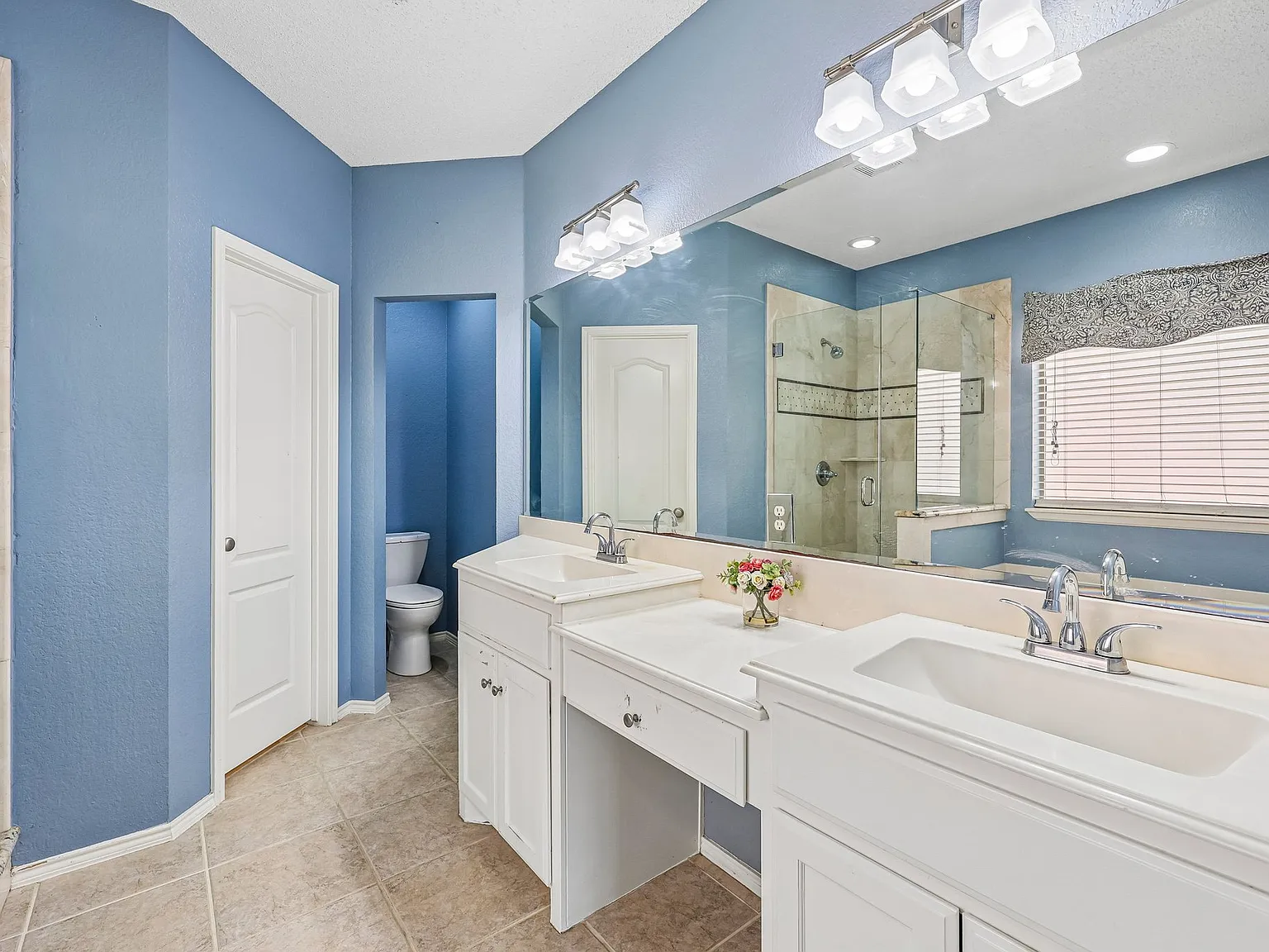 4 bed, 3.5 bath, 3008 sqft, $4,250 — Photo 2