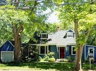 121 Dunstable Rd, North Chelmsford, MA 01863