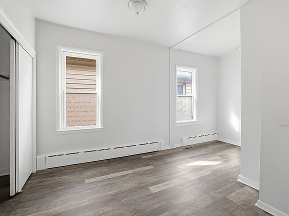 5th image of 1017 E Pearson St