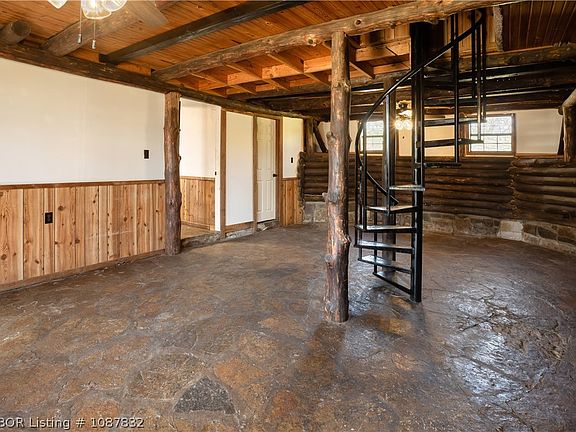 5th image of 304 Stone St