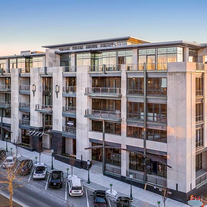 1st image of 369 N Old Woodward Ave #202