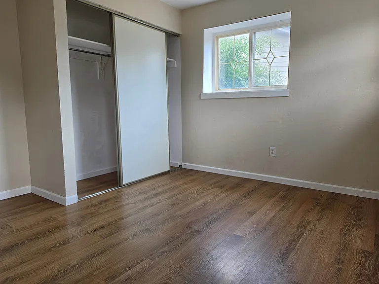 11186 Forest Ave — Photo 23