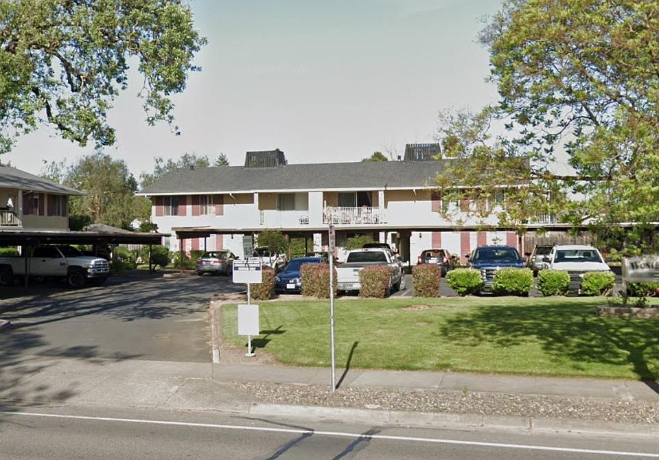 Excellent location at the lower left end of the building that stays cool in the summer and warm in the winter.