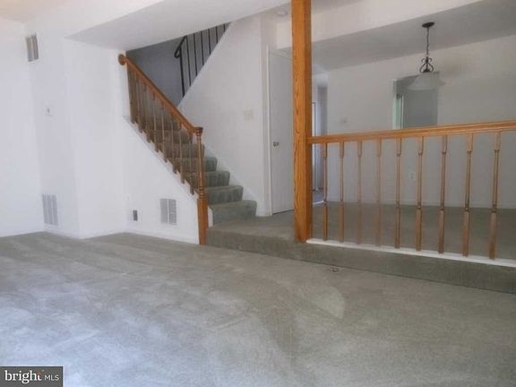 5th image of 15043 Catalpa Ct