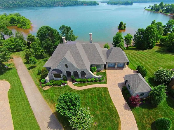 1210 Edgewater Way, Lenoir City, TN 37772