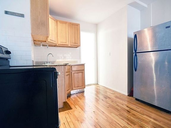 5th image of 268 Franklin St #B2