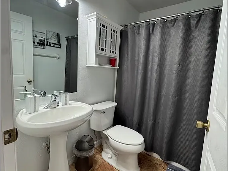 10 Lloret Pl — Photo 11