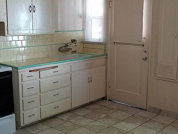 4th image of 545 W Hammond Ave