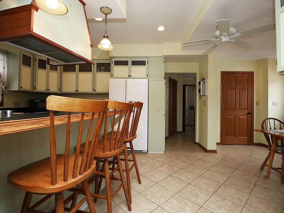 1st image of 608 Chicago Ave