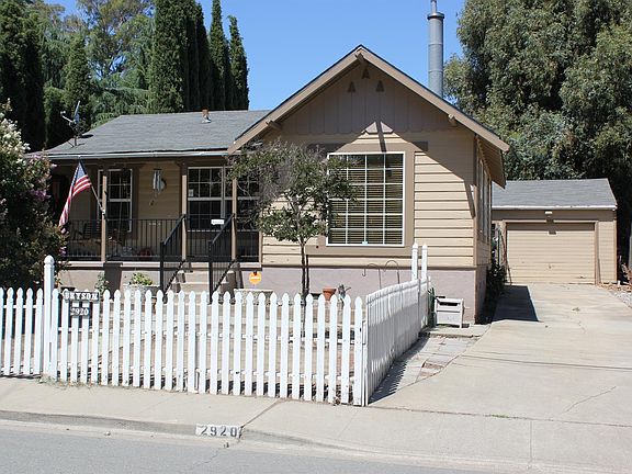 2nd image of 2920 Roosevelt Ln