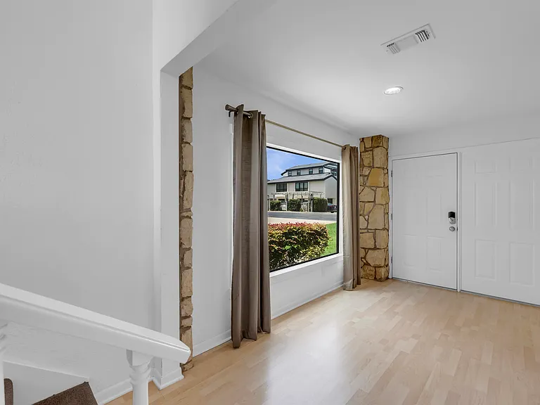 533 Lighthouse Dr — Photo 10