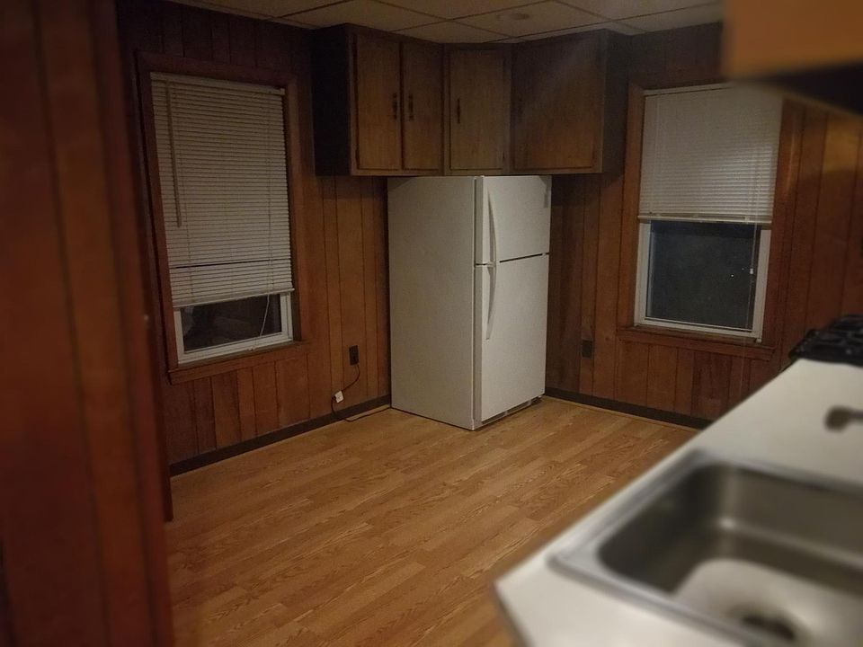 2nd image of 103 Buttonwood St APT 2F