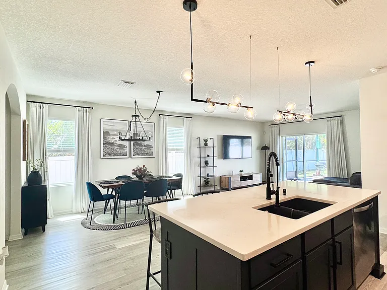 10954 Carlton Fields Dr — Photo 2