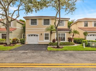 971 Azure Ln, Fort Lauderdale, FL 33326