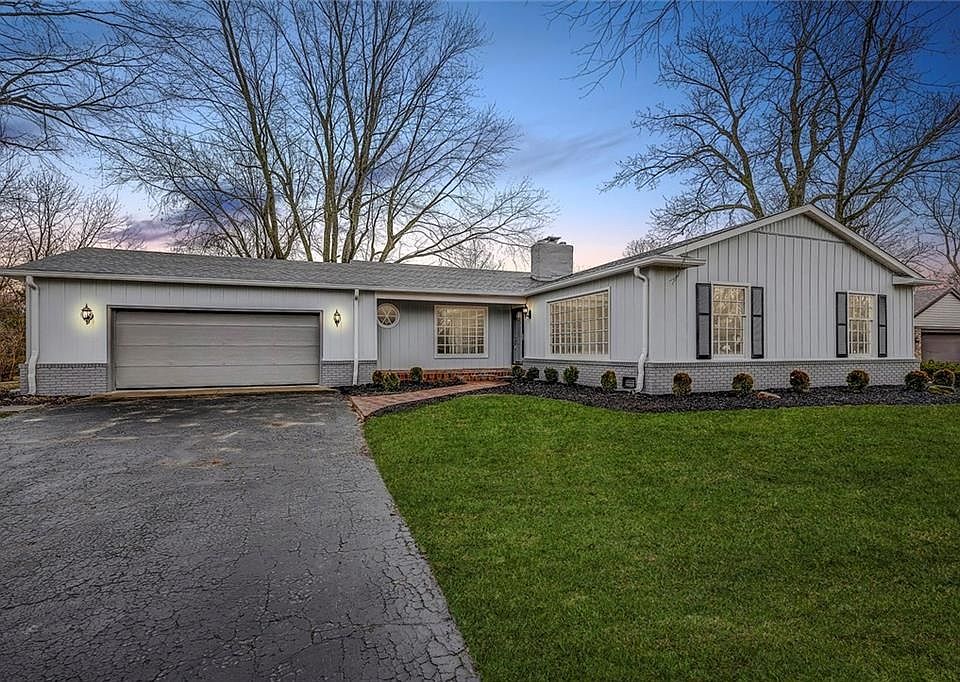 1st image of 42 Beauvoir Cir